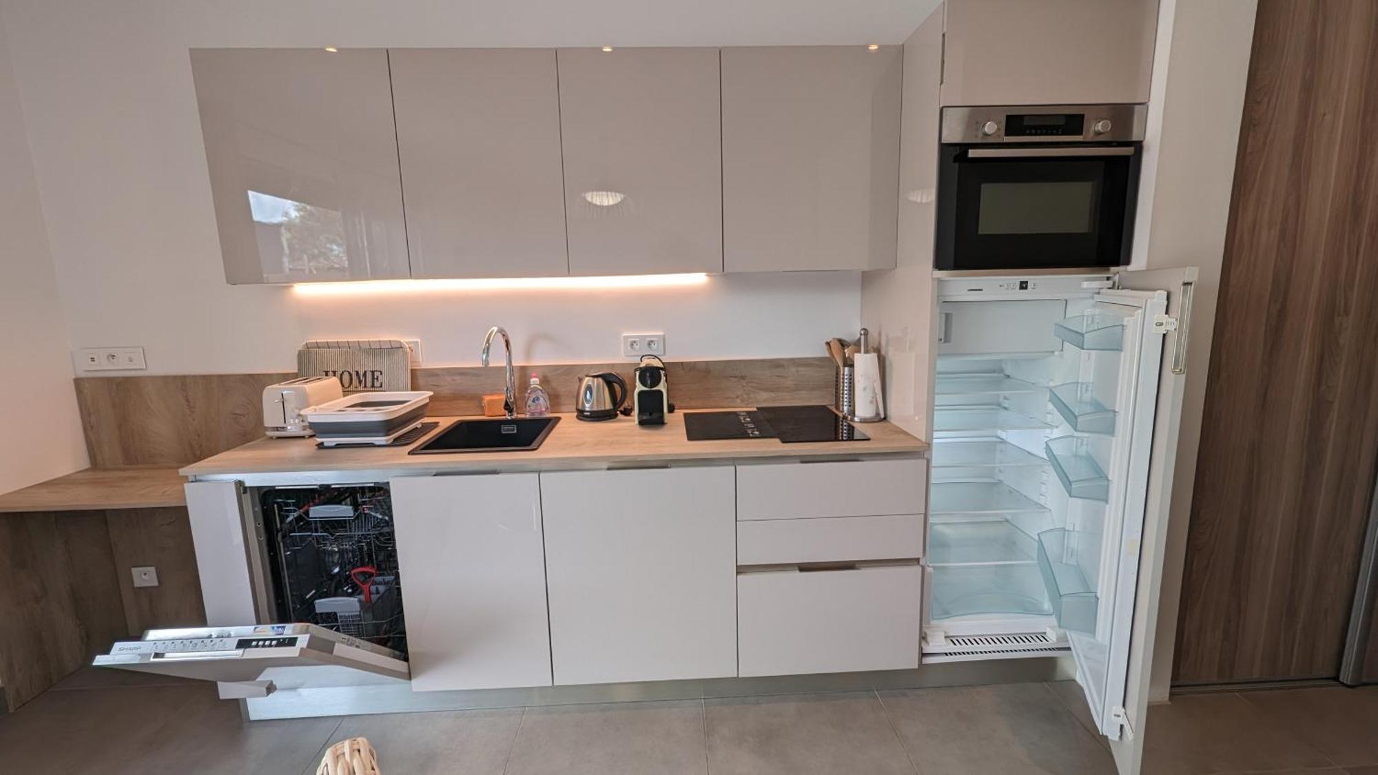 Appartement Luxe Avec Piscine Chauffee & Jacuzzi Prive - Cote D'Azur Roquefort Les Pins Ngoại thất bức ảnh