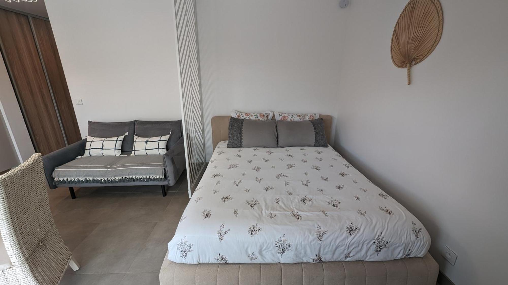 Appartement Luxe Avec Piscine Chauffee & Jacuzzi Prive - Cote D'Azur Roquefort Les Pins Ngoại thất bức ảnh
