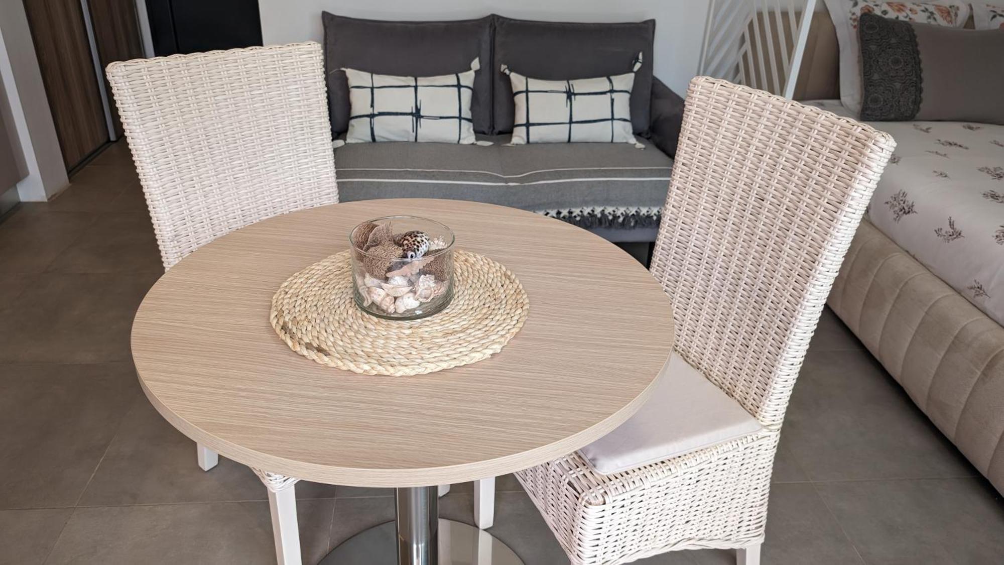 Appartement Luxe Avec Piscine Chauffee & Jacuzzi Prive - Cote D'Azur Roquefort Les Pins Ngoại thất bức ảnh