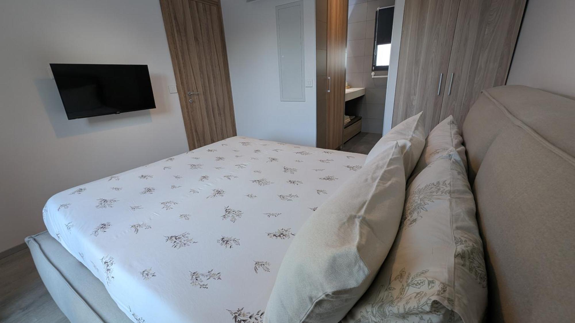 Appartement Luxe Avec Piscine Chauffee & Jacuzzi Prive - Cote D'Azur Roquefort Les Pins Ngoại thất bức ảnh