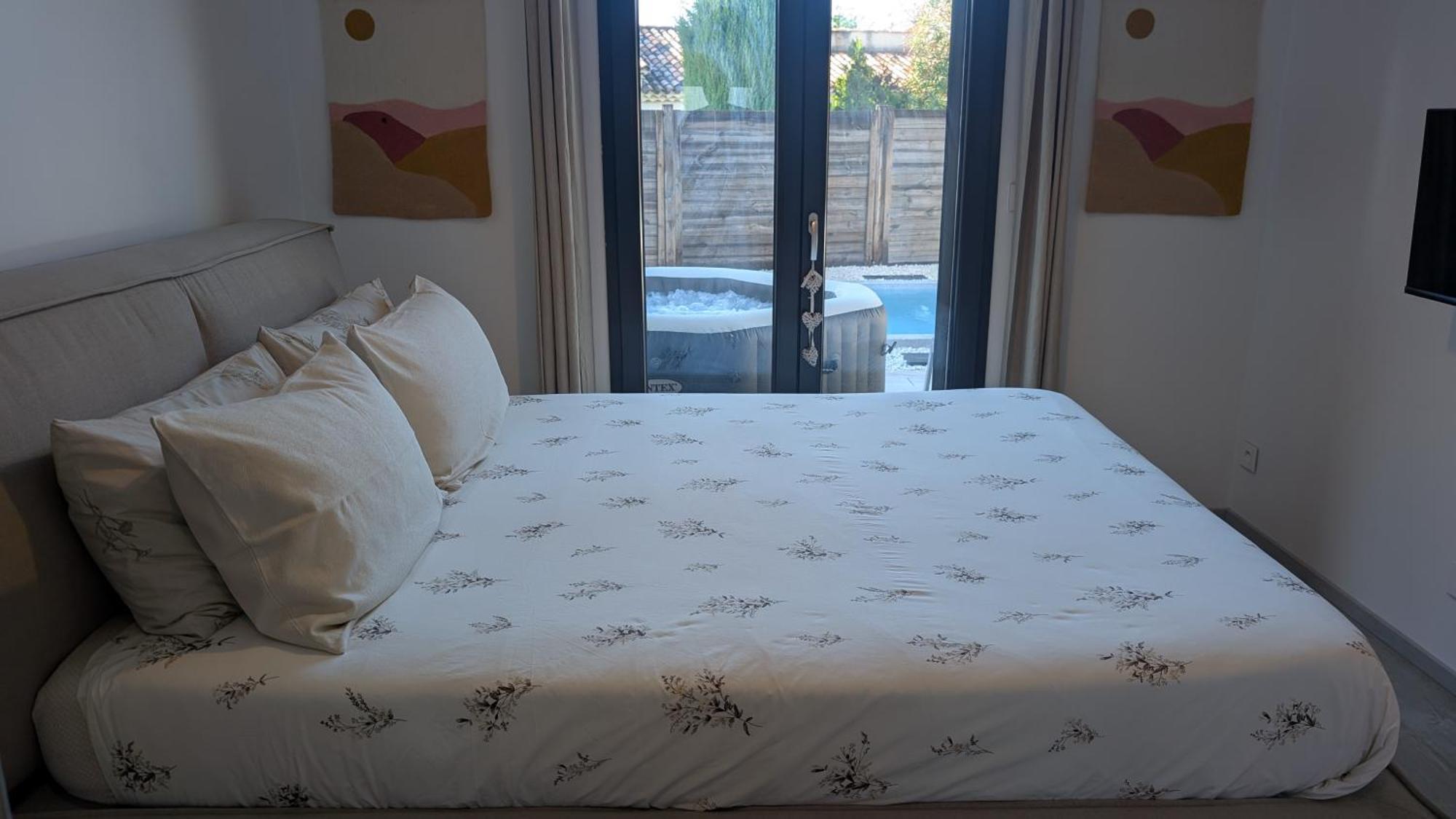 Appartement Luxe Avec Piscine Chauffee & Jacuzzi Prive - Cote D'Azur Roquefort Les Pins Ngoại thất bức ảnh